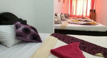 Baray Angkor Guesthouse Phnom Penh Esterno foto